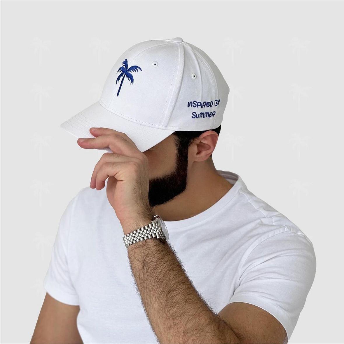 مستوحاة من قبعة الصيف باللون الأزرق